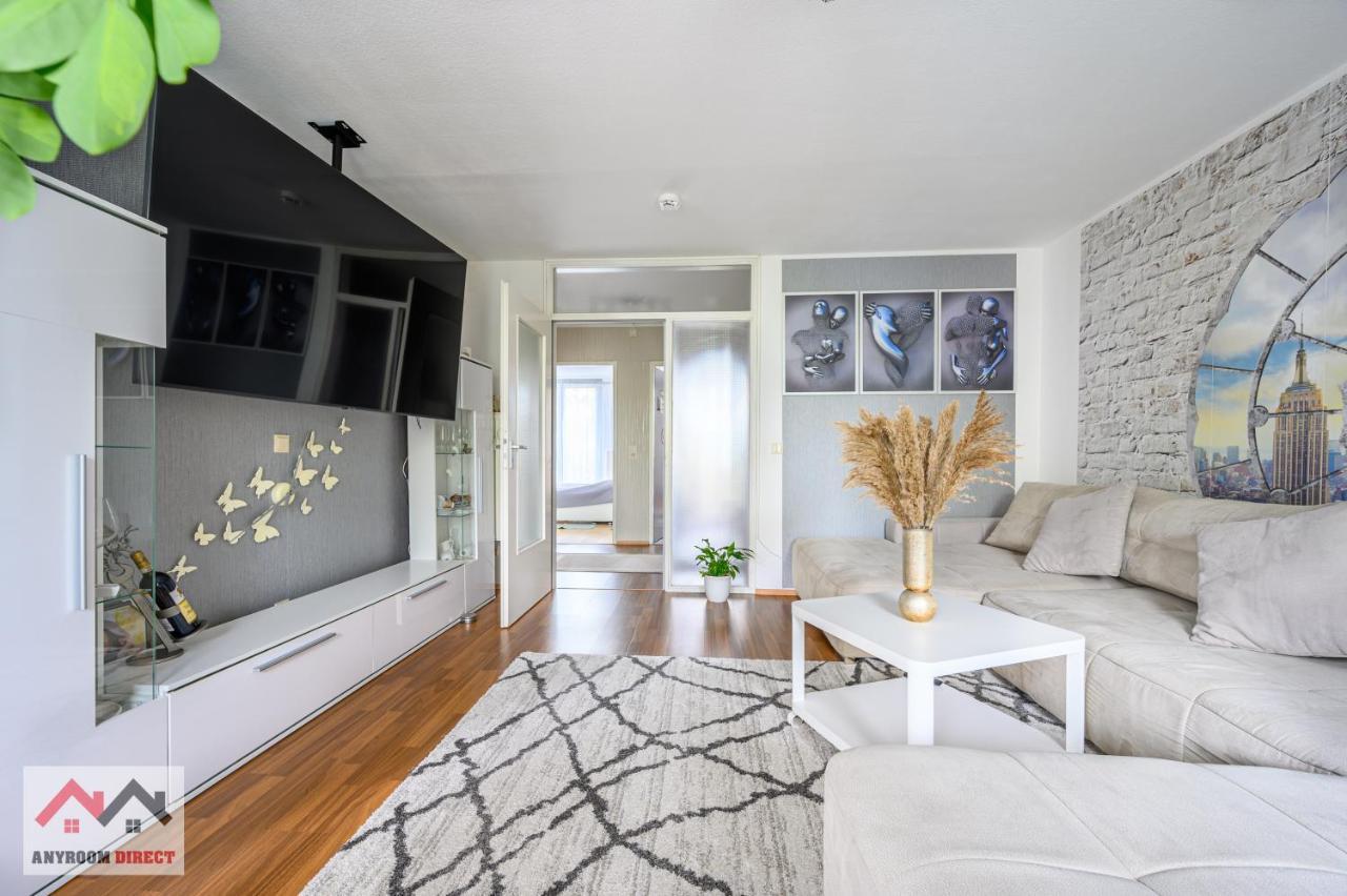 Anyroomdirect Private Apartments Near Hannover Exhibition Room Agency ภายนอก รูปภาพ