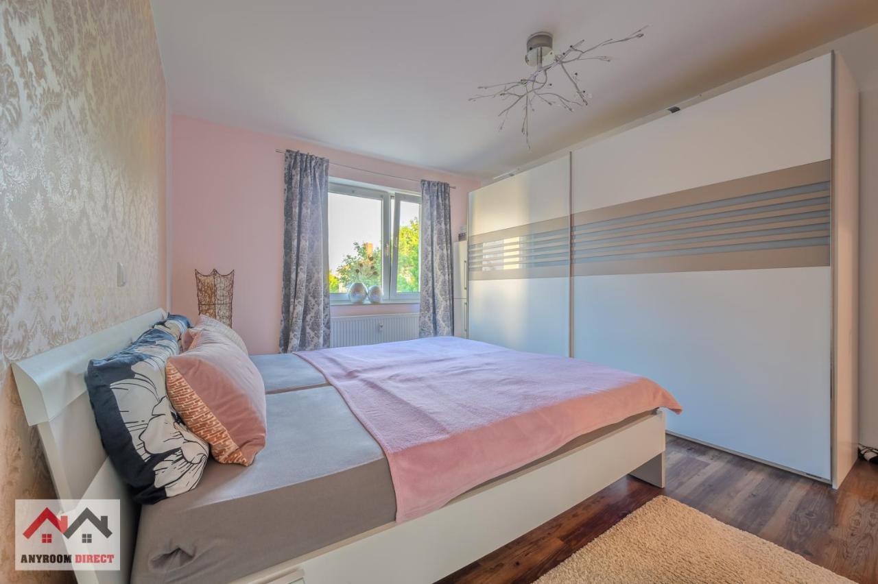 Anyroomdirect Private Apartments Near Hannover Exhibition Room Agency ภายนอก รูปภาพ