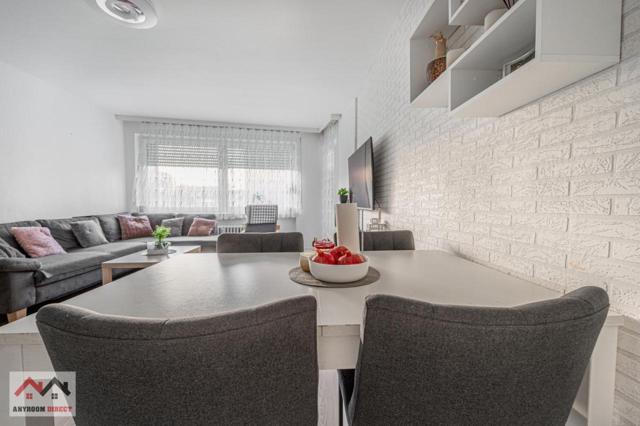 Anyroomdirect Private Apartments Near Hannover Exhibition Room Agency ภายนอก รูปภาพ