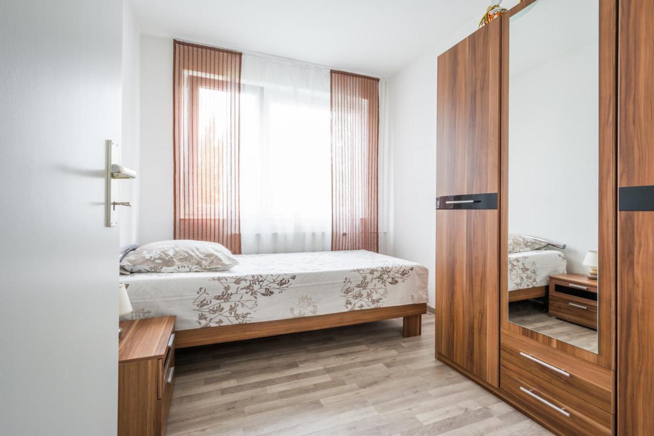 Anyroomdirect Private Apartments Near Hannover Exhibition Room Agency ภายนอก รูปภาพ