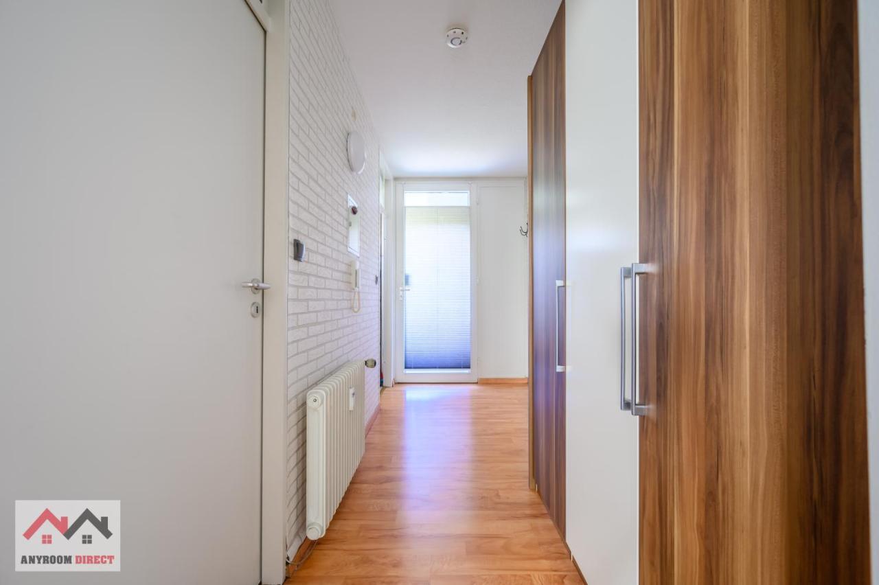 Anyroomdirect Private Apartments Near Hannover Exhibition Room Agency ภายนอก รูปภาพ