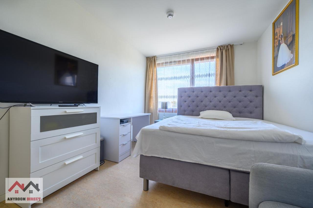 Anyroomdirect Private Apartments Near Hannover Exhibition Room Agency ภายนอก รูปภาพ